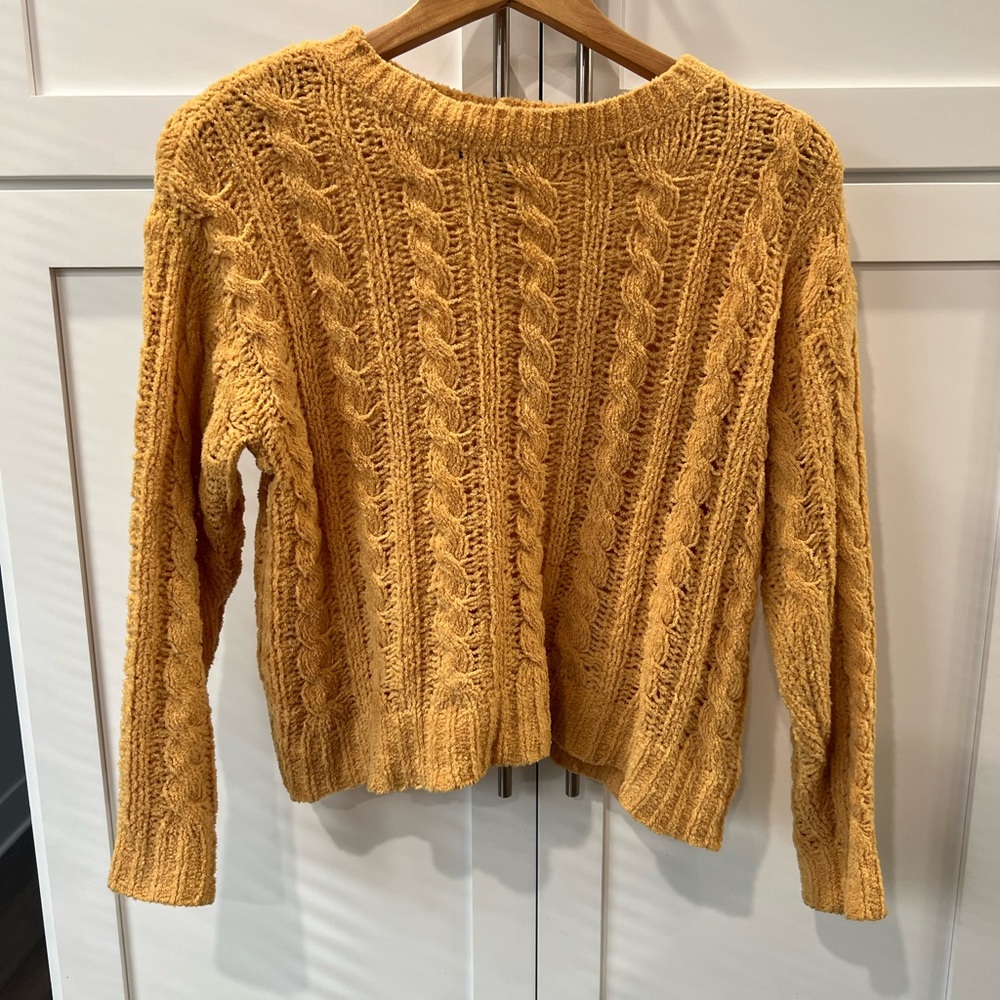 American Eagle Sweater